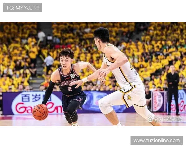 成都与重庆篮球队对决后的战术分析与比赛节奏探讨