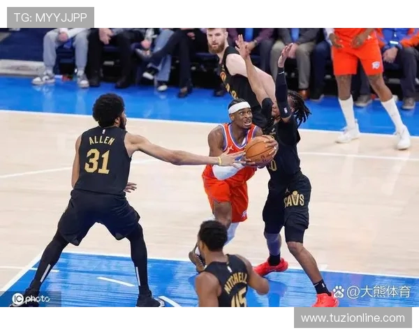 2017年NBA骑士与雷霆对决回顾：明星球员的精彩表现与比赛亮点分析