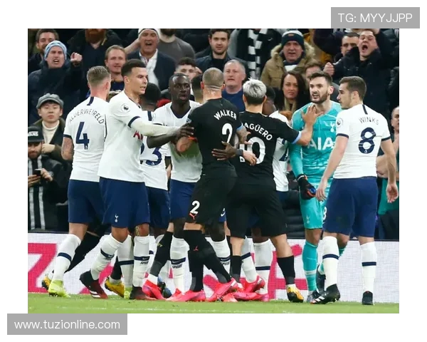 利物浦与巴萨经典对决李欣精彩录播回顾与分析