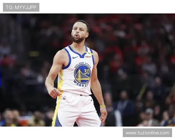 勇士与雷霆常规赛对决精彩回顾与赛季展望分析 勇士与雷霆常规赛对决精彩回顾与赛季展望分析