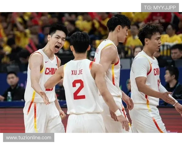 卡塔尔男篮与中国香港男篮激战正酣谁能在国际赛场上赢得胜利