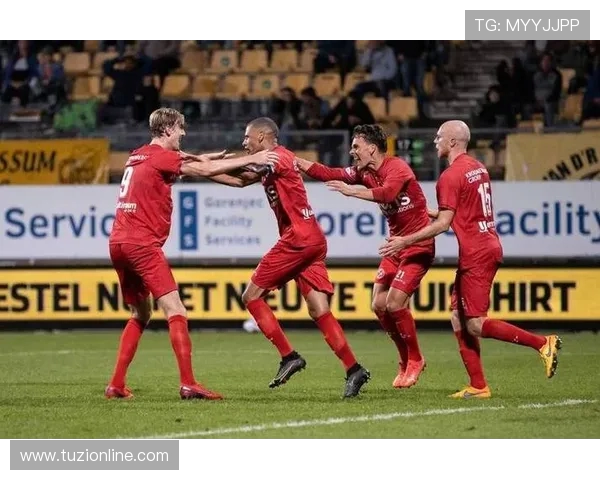 埃因霍温与坎布尔激战正酣赛况分析与精彩瞬间回顾