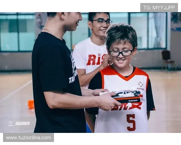 恩佐的成长之路：从少年到领袖的蜕变与奋斗故事