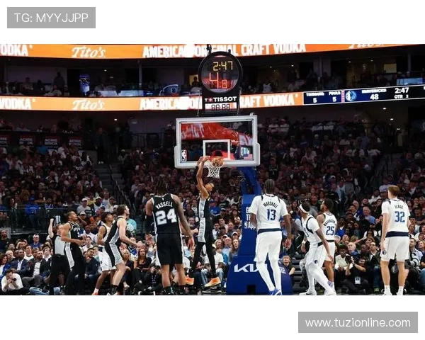 文班亚马法国队首战大放异彩狂砍27分引发NBA球探热议与关注 文班亚马法国队首战大放异彩狂砍27分引发NBA球探热议与关注