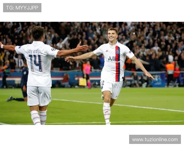 温布尔顿与南安联的精彩对决揭示足球战术与团队精神的完美结合 温布尔顿与南安联的精彩对决揭示足球战术与团队精神的完美结合