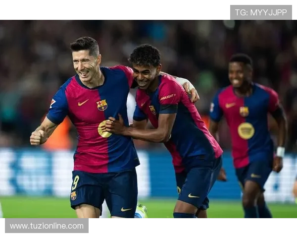 莱万在欧冠赛场火力全开10场12球领跑射手榜金靴稳稳在握 莱万在欧冠赛场火力全开10场12球领跑射手榜金靴稳稳在握